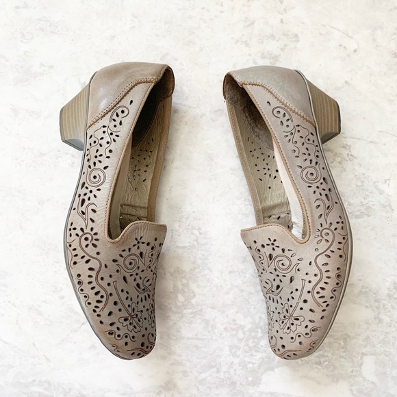 Rieker Antistress Laser Cut Out Floral Low Pumps - Picture 8 of 8